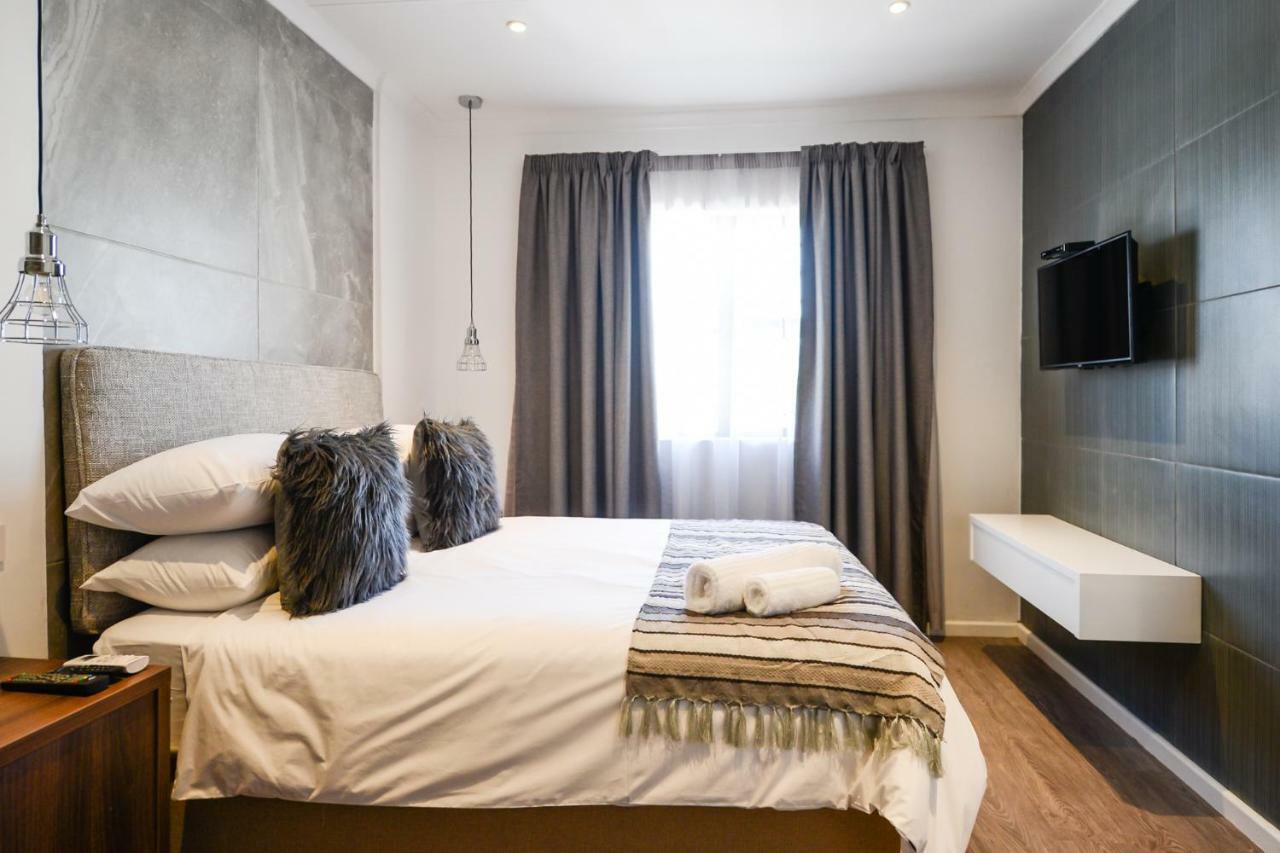 The Royal Bryanston Hotel Йоханесбург Екстериор снимка