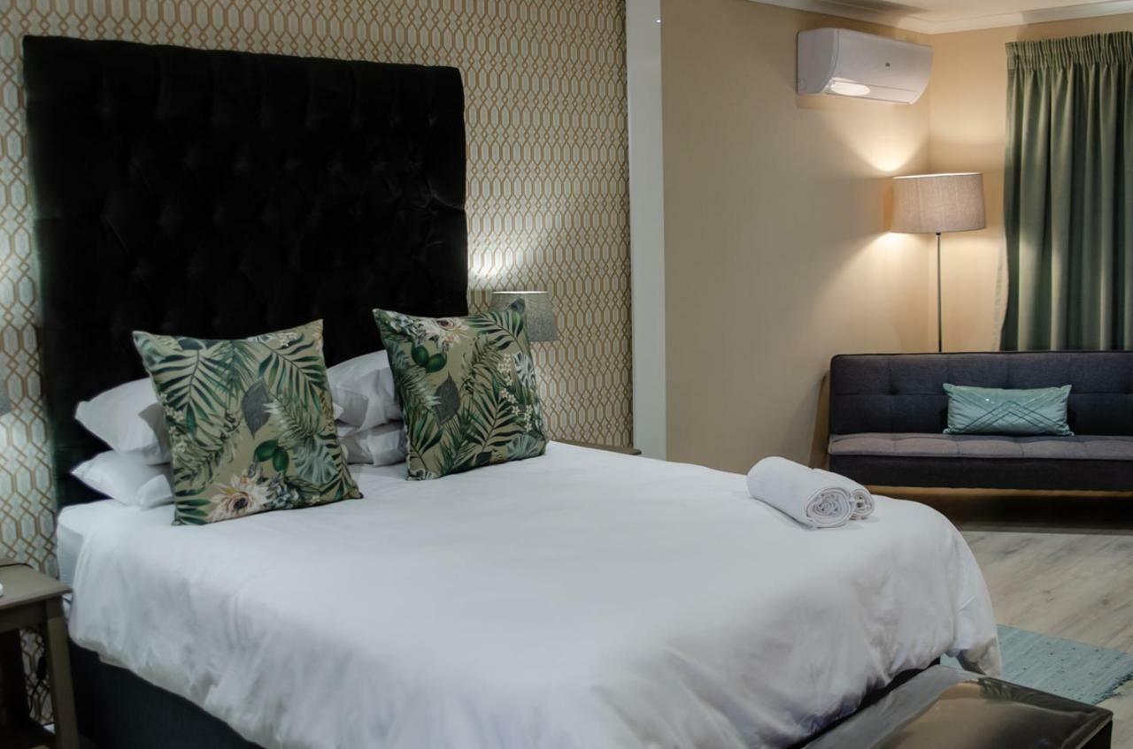 The Royal Bryanston Hotel Йоханесбург Екстериор снимка